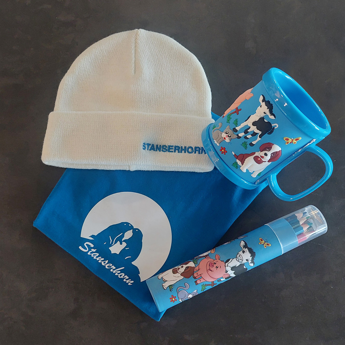 Kinder T-Shirt, Tasse, Stifte